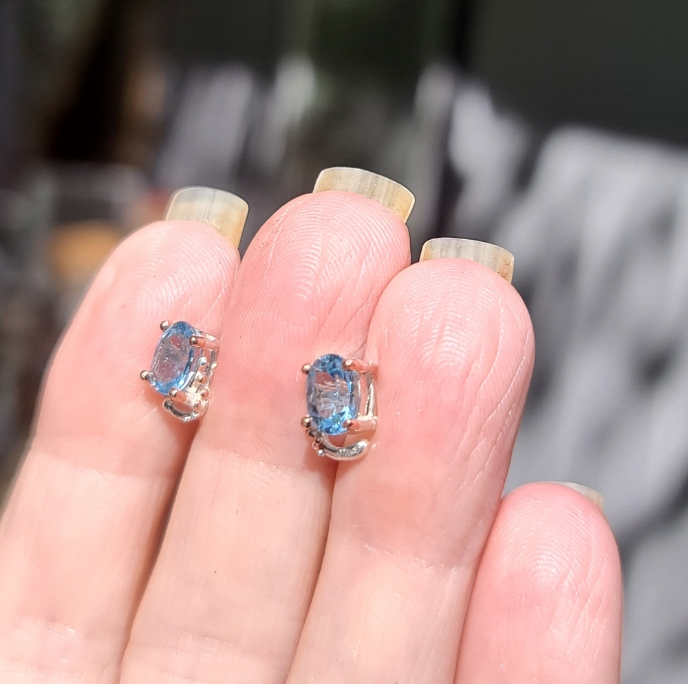 Topaz 4k sterling & gold stud earrings - Picture 3 of 8